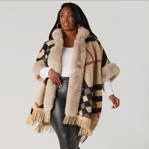 Stylish Plaid Cape with Faux Fur Trim